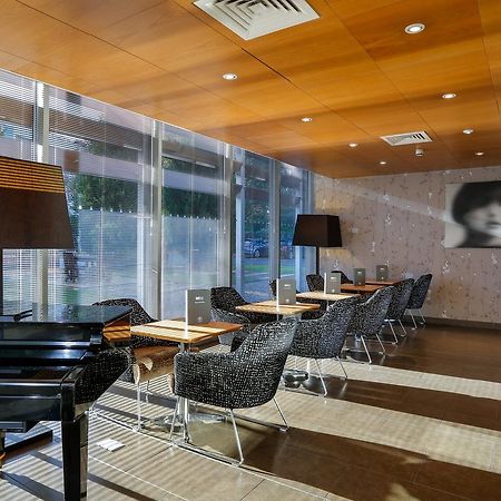 Beales Hotel Hatfield  Extérieur photo