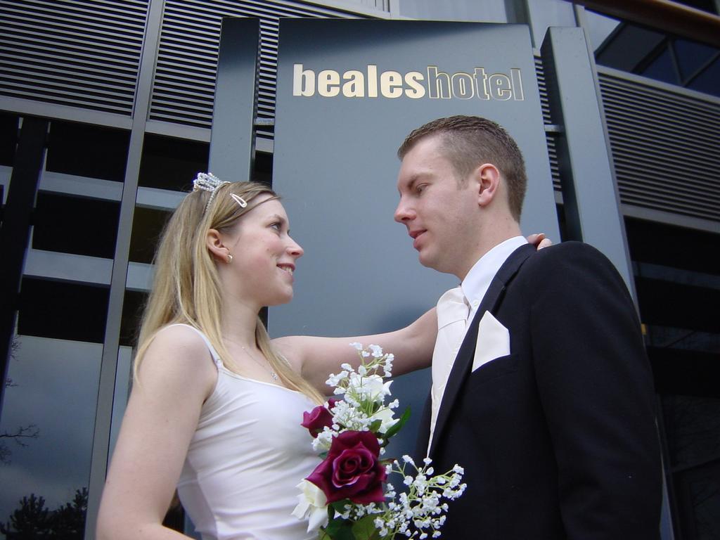 Beales Hotel Hatfield  Extérieur photo
