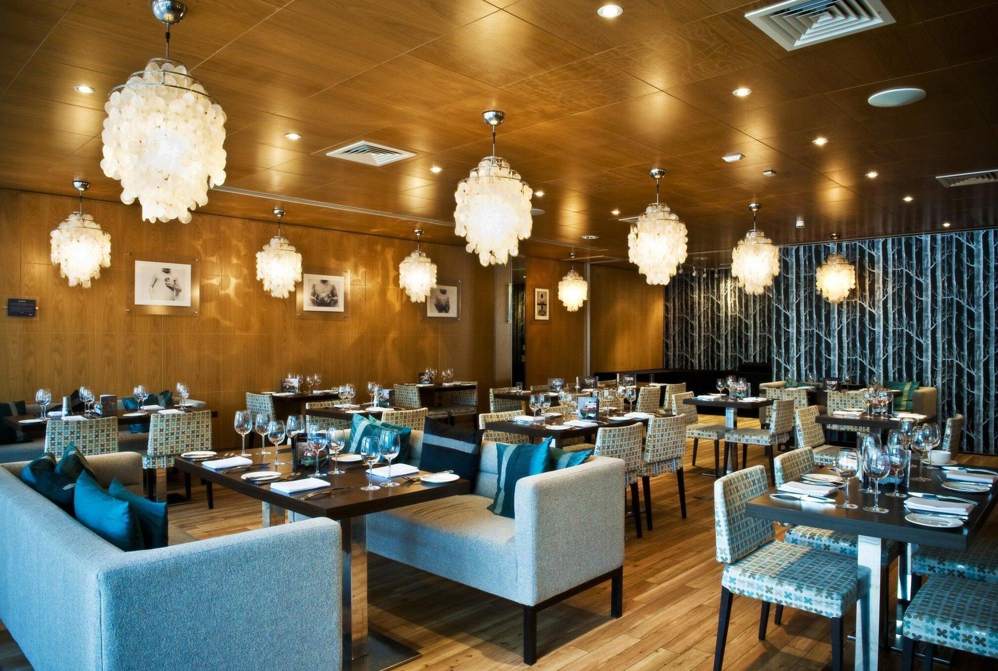 Beales Hotel Hatfield  Extérieur photo