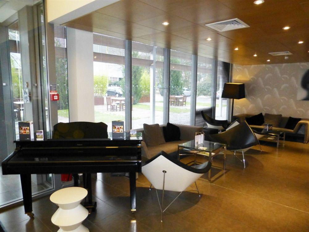 Beales Hotel Hatfield  Extérieur photo