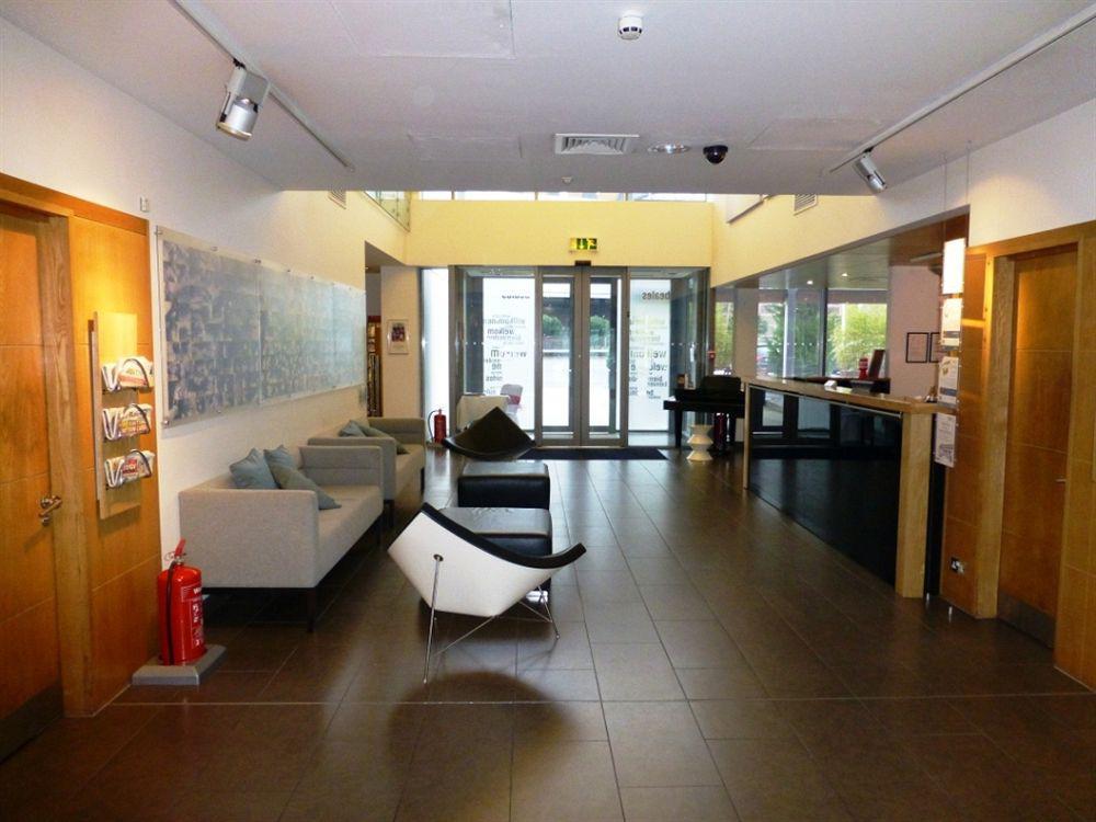 Beales Hotel Hatfield  Extérieur photo