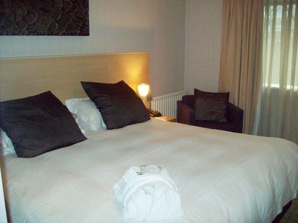 Beales Hotel Hatfield  Extérieur photo